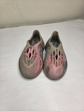 Adidas Yeezy Foam Runner MX Sand Grey Pink Blue Youth US 13.5 Slip On Clogs